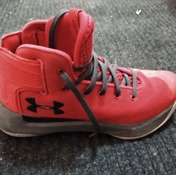 Under Armour Men's Beautiful Rare Bright Red - Picture 3 of 8